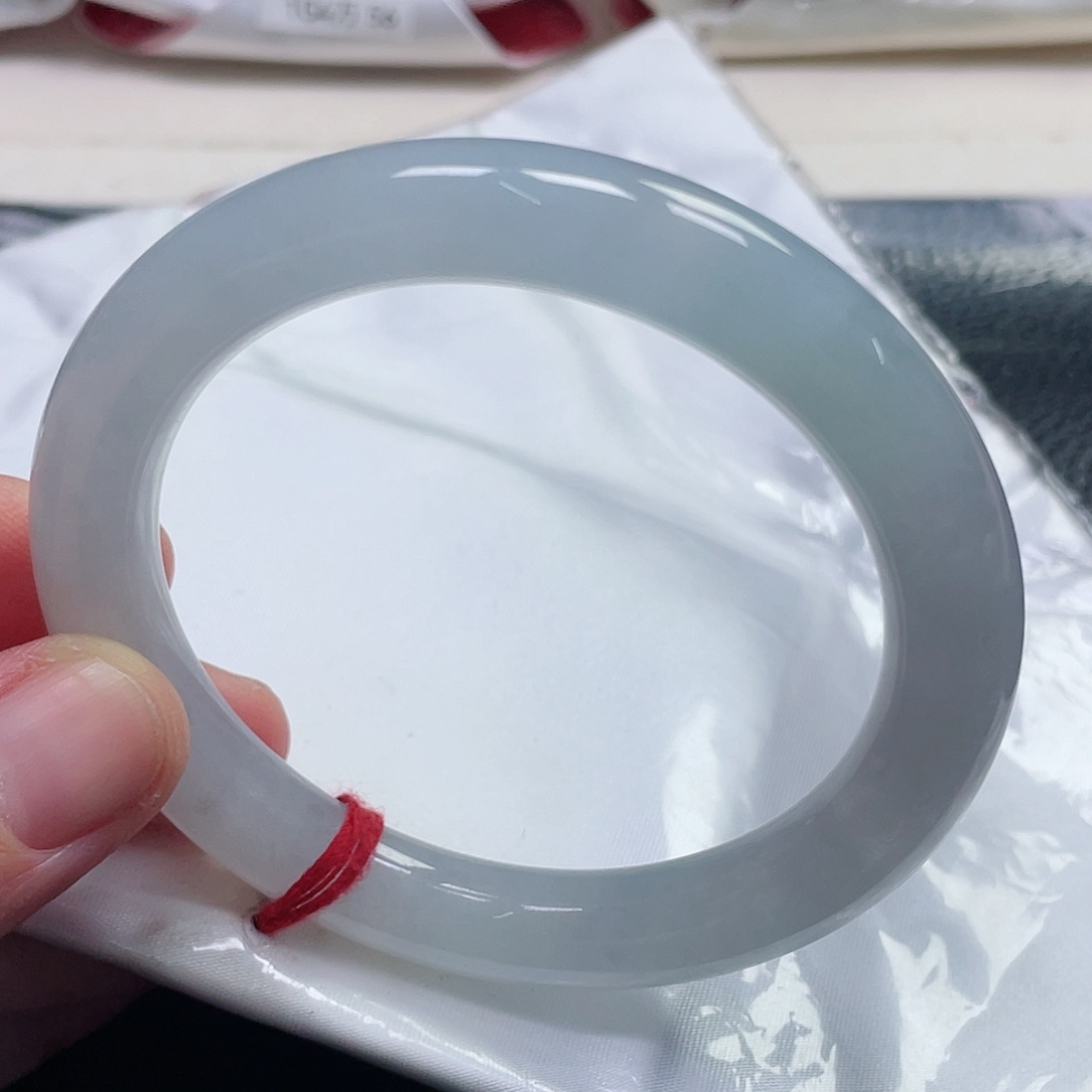 未镶嵌手镯（圆镯）翡翠