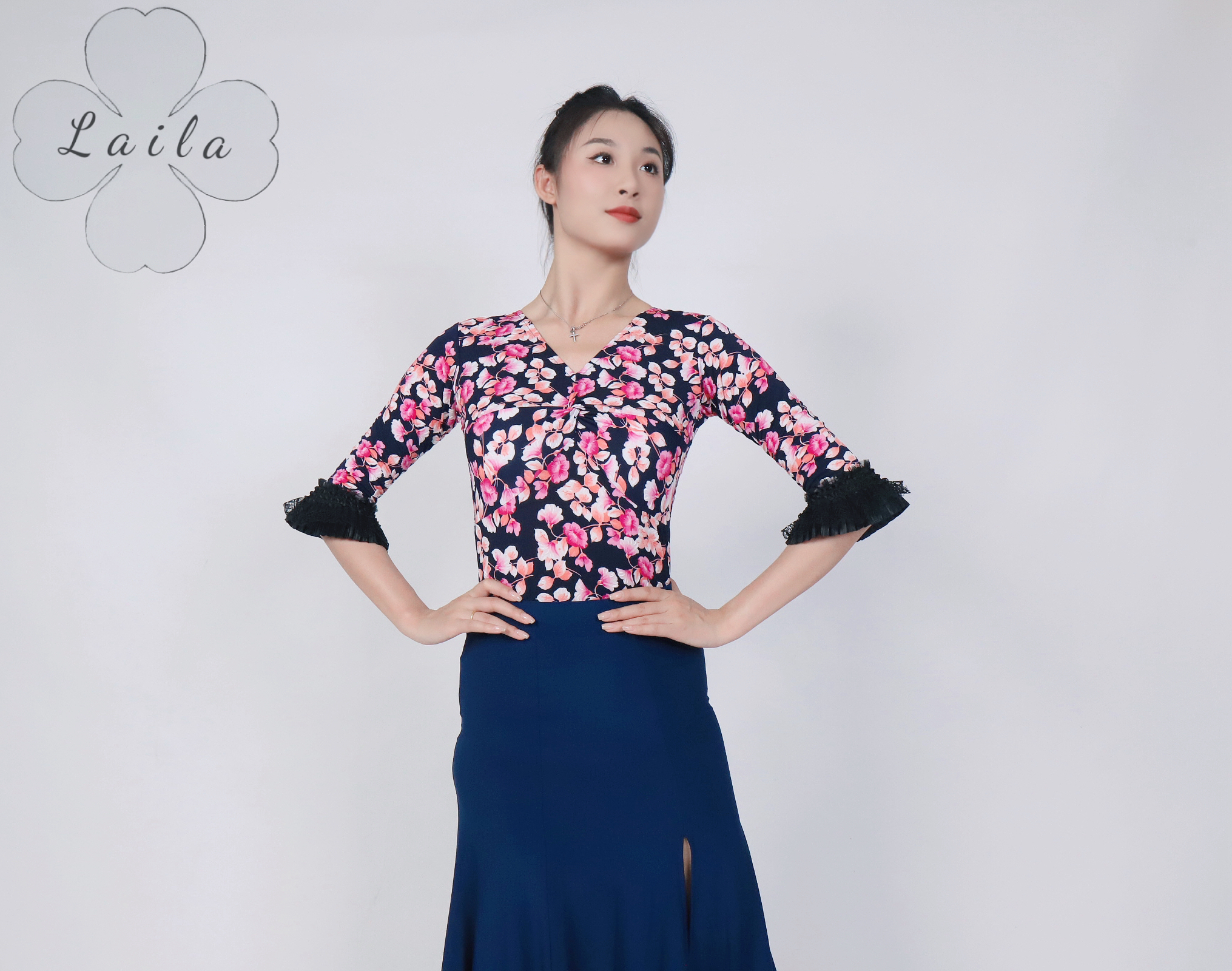 Laila摩登舞服新款《夏日小清新》七分袖夏季蓝花色摩登拉丁练习服