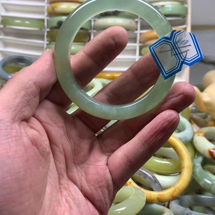 蛇纹石玉手镯未镶嵌x*