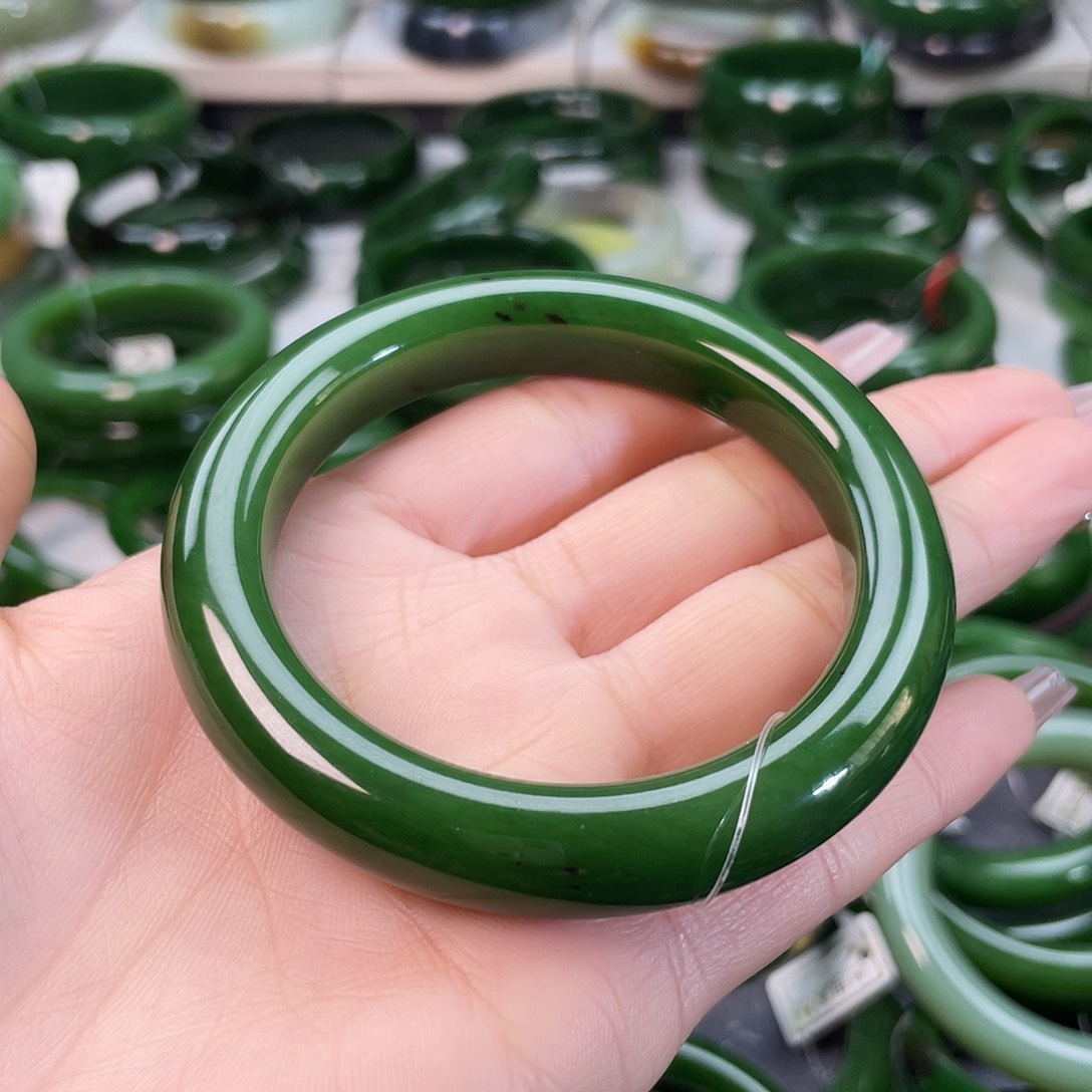 和田玉（碧玉）手镯未镶嵌