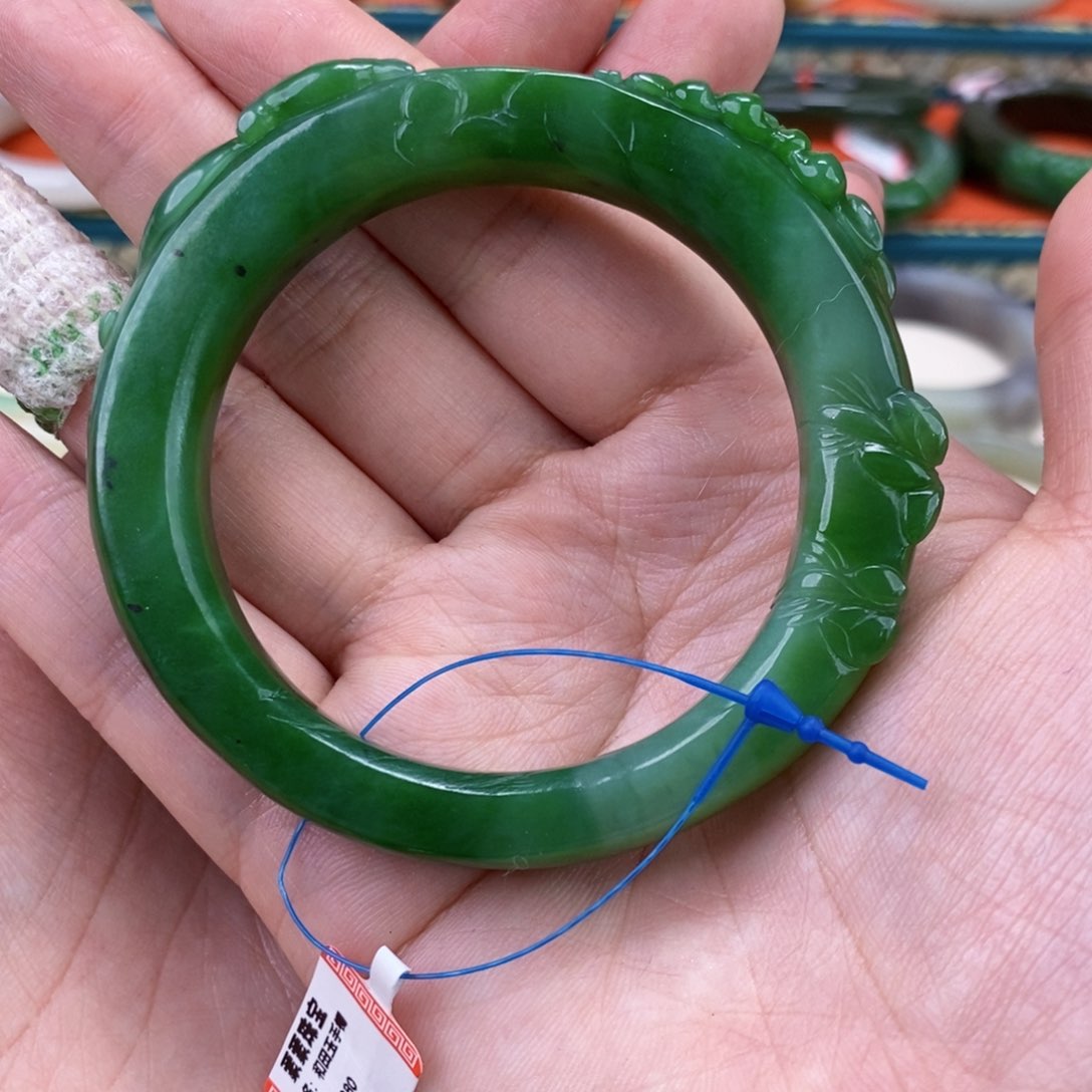 和田玉手镯未镶嵌天*