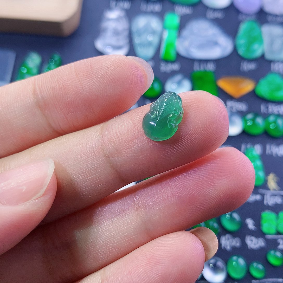 翡翠未镶嵌颈饰纯天然翡翠a货