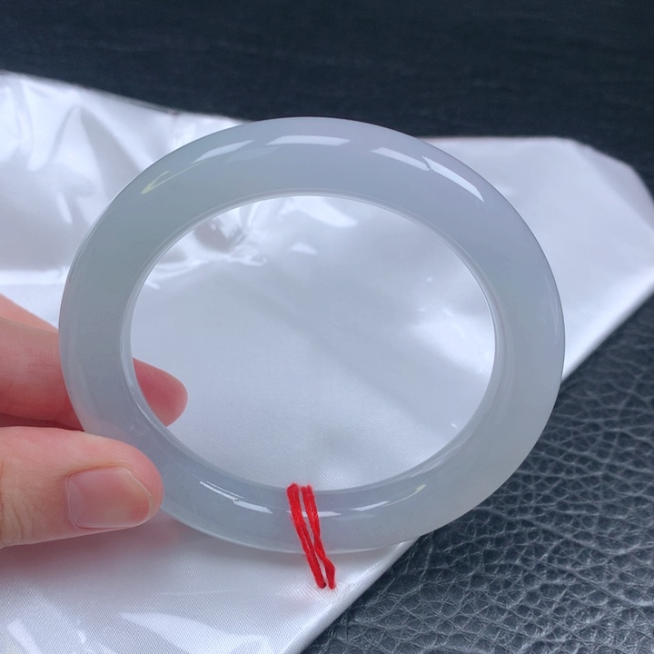 翡翠手镯（圆镯）未镶嵌