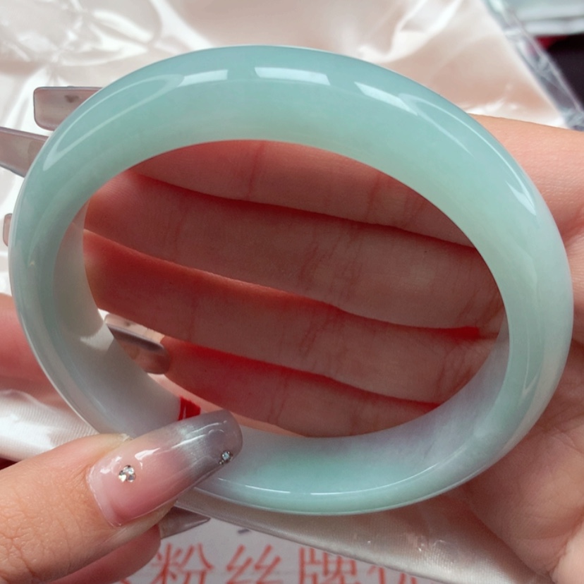 【闪购商品】翡翠手镯未镶嵌62圈