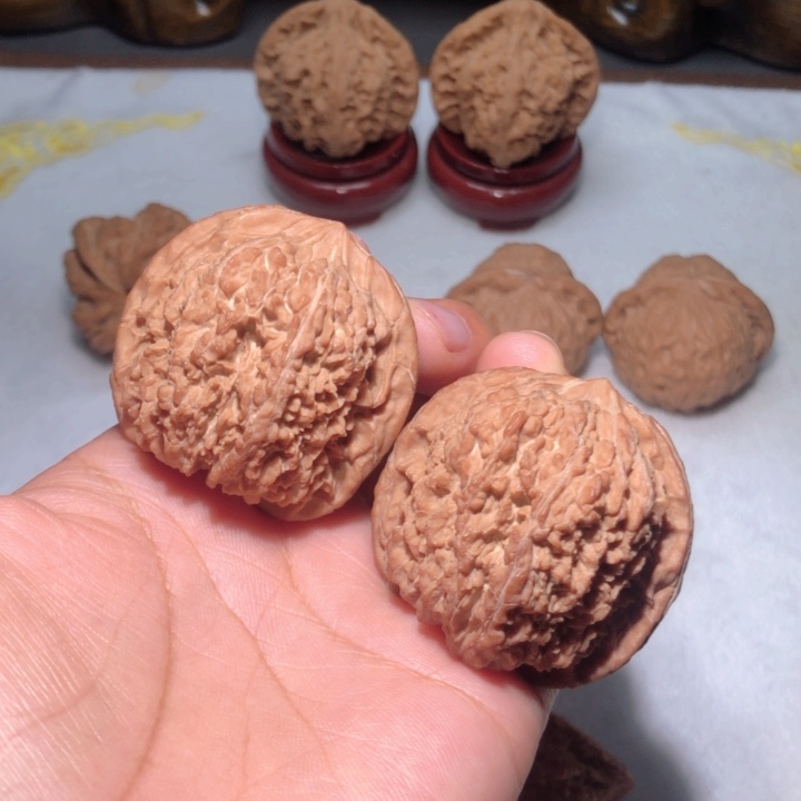 文玩核桃把件42.5尺137狮子头