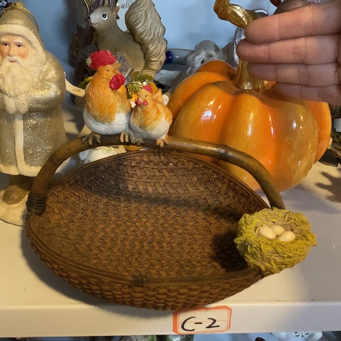 树脂制品大提篮摆件