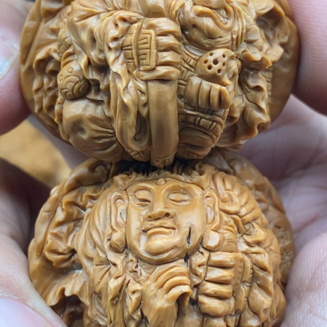 文玩核桃把件请***隋纯手工雕刻西游记