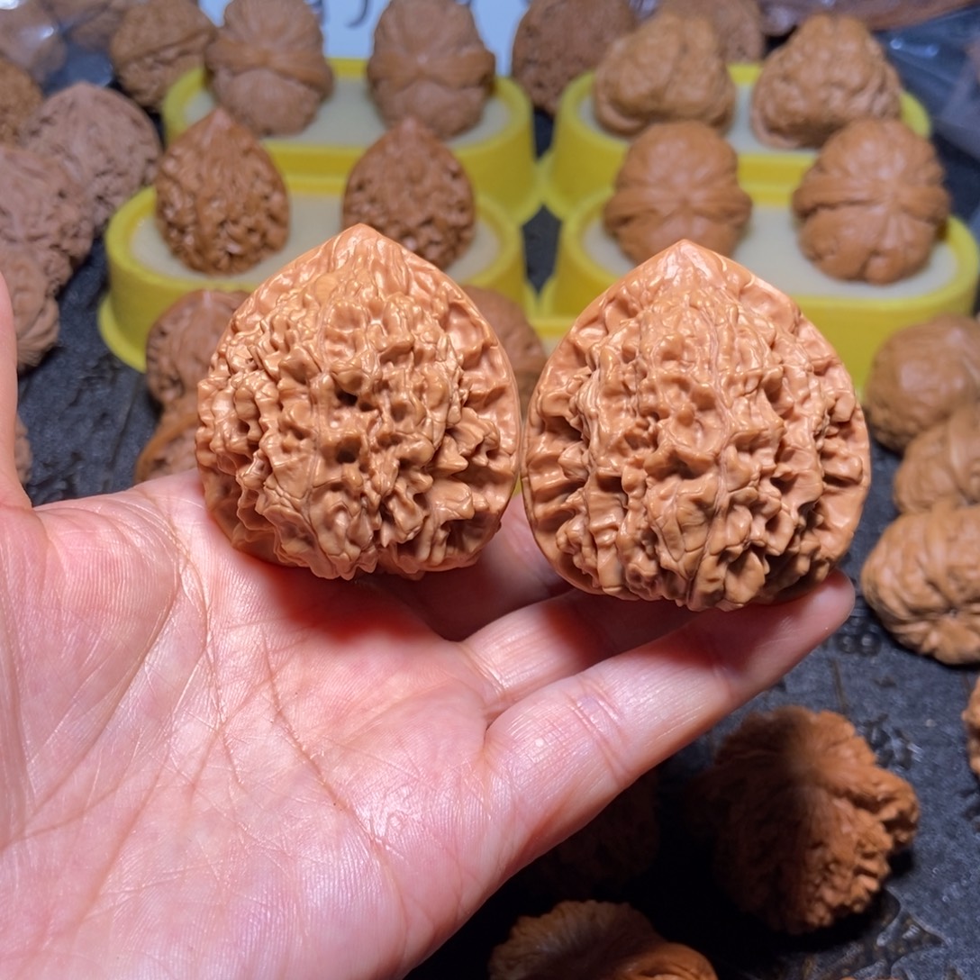 文玩核桃吊坠官帽精对 43