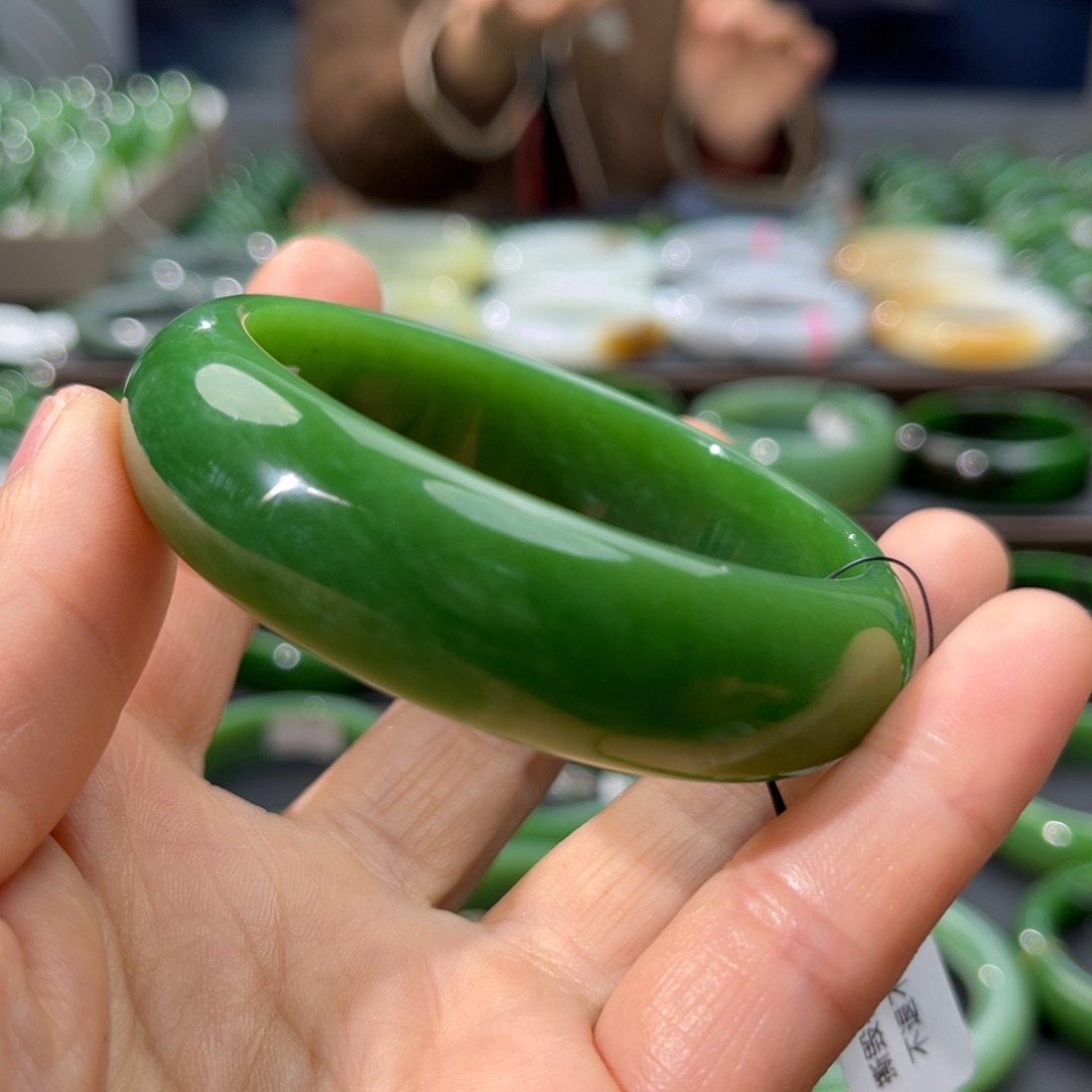 和田玉（碧玉）手镯未镶嵌