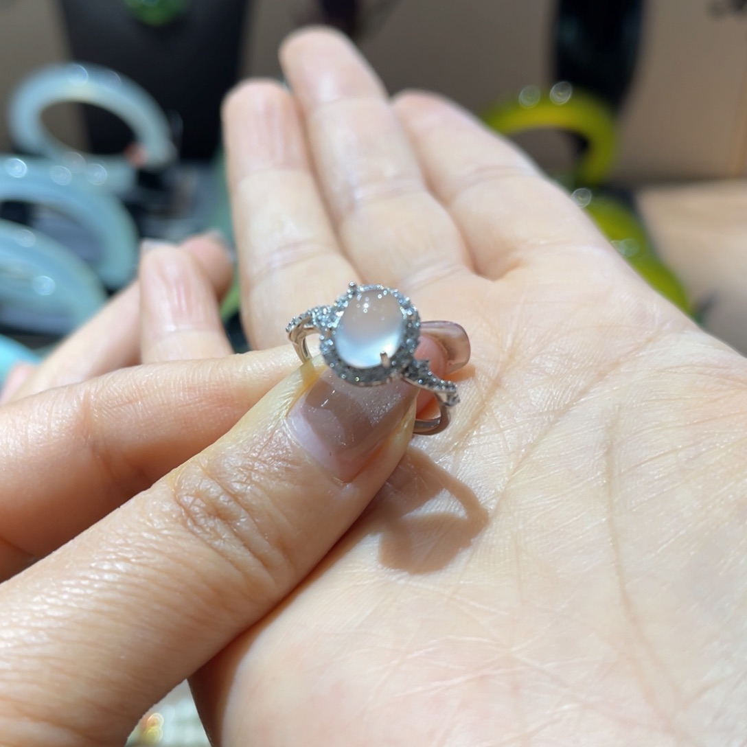 蛇纹石玉手镯未镶嵌手镯