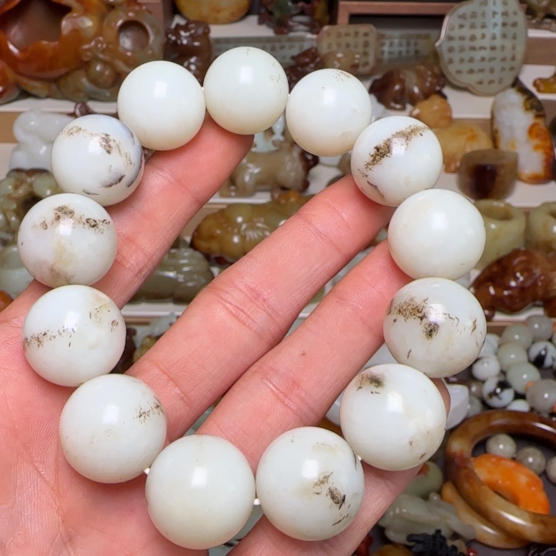 草***@和田玉未镶嵌颈饰