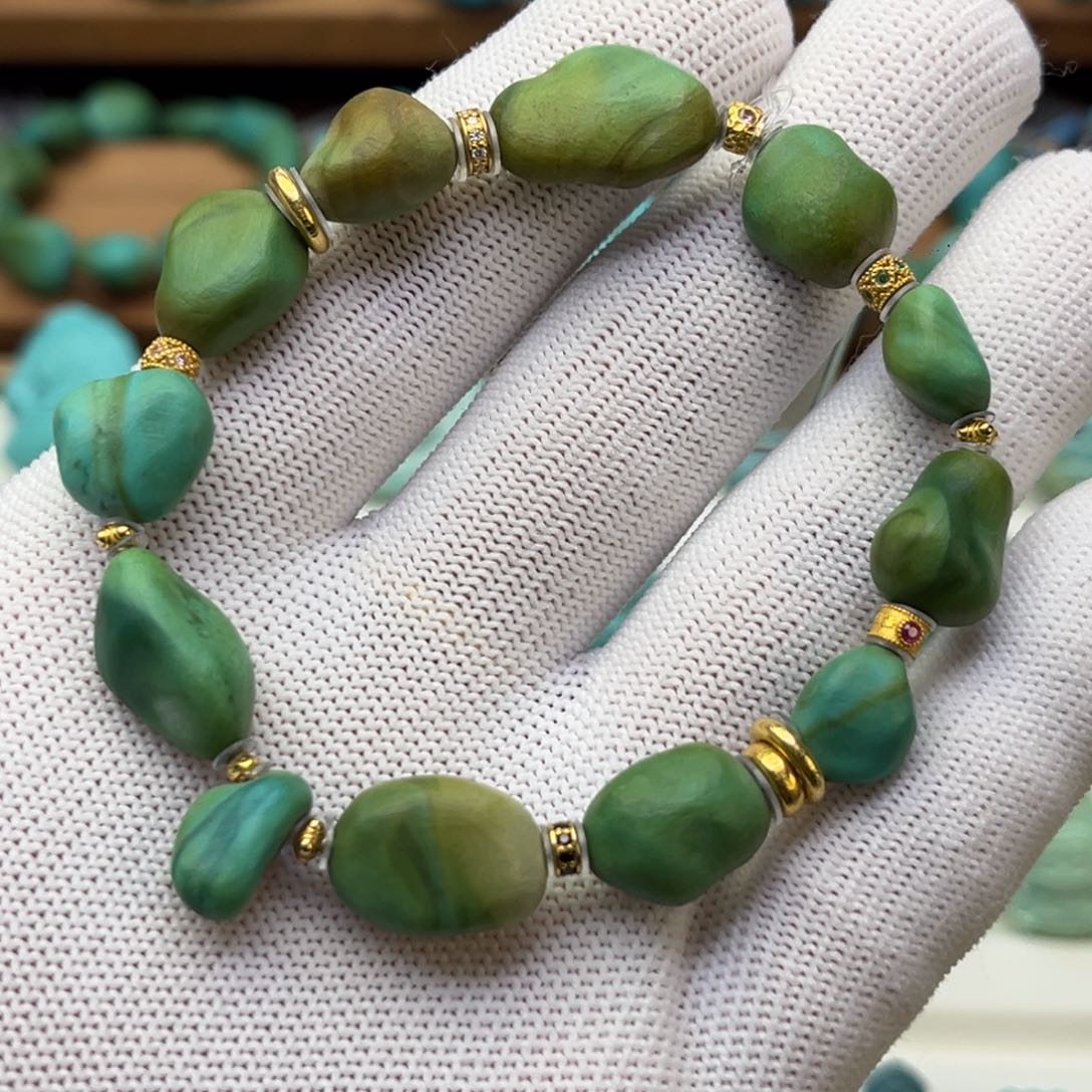 绿松石未镶嵌珠宝奇石