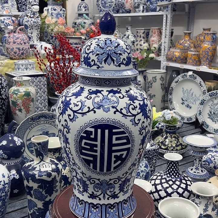 摆件青花瓷手工手绘高温釉下彩，居家摆件将军罐