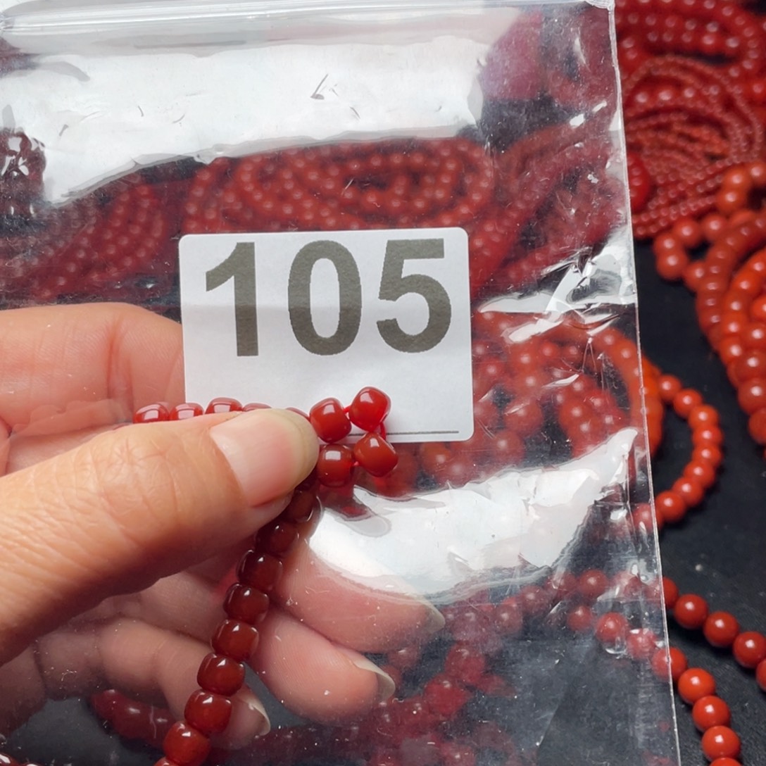 听***雨南红玛瑙未镶嵌手链