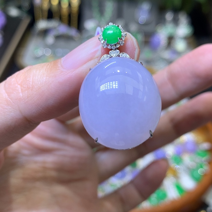 颈饰18K金镶嵌翡翠