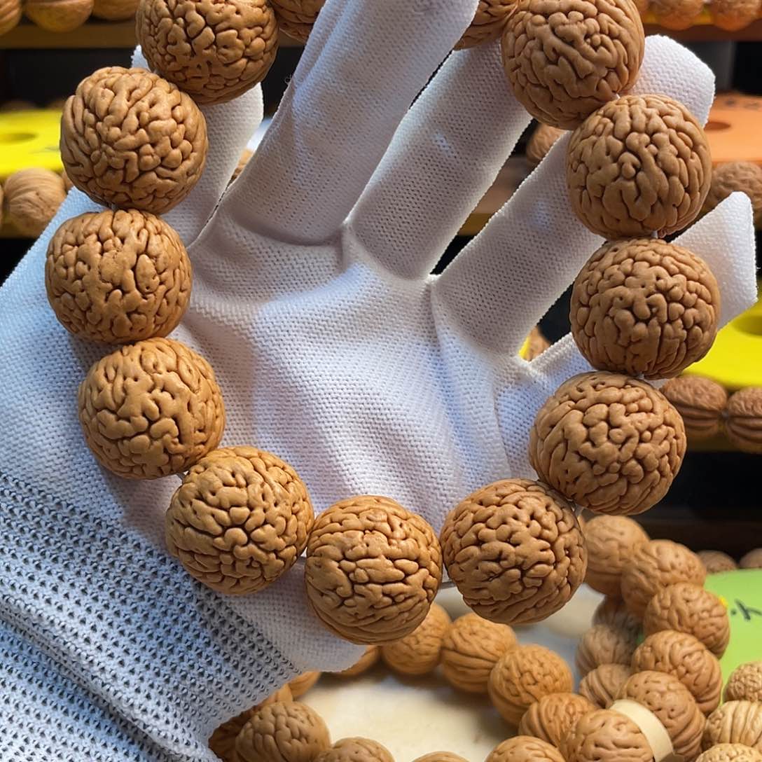 文玩核桃手串暴风巨龙