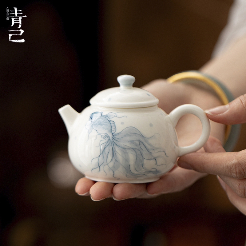 青己手绘青花金鱼小品壶功夫茶具家用陶瓷球孔过滤文人器手执壶