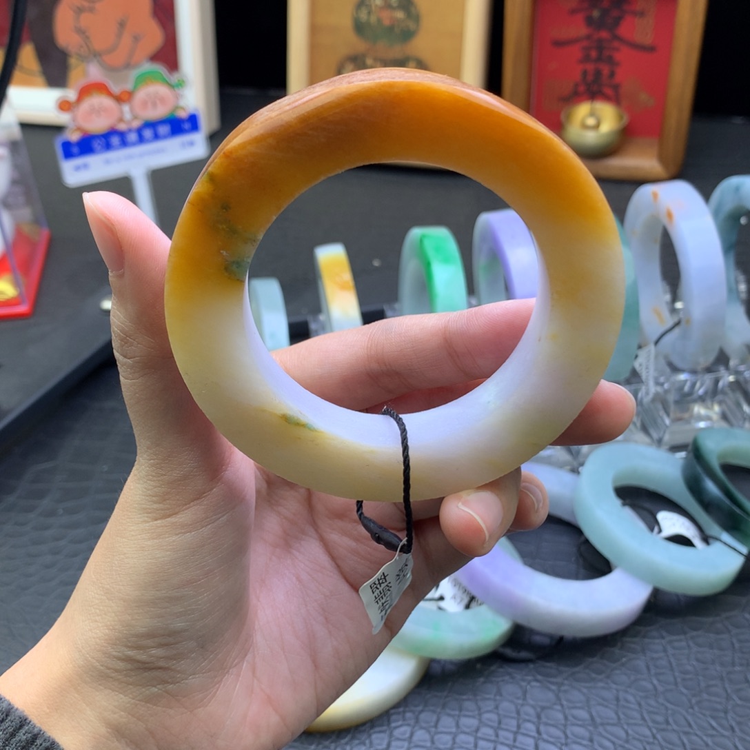 定制翡翠未镶嵌翡翠手镯