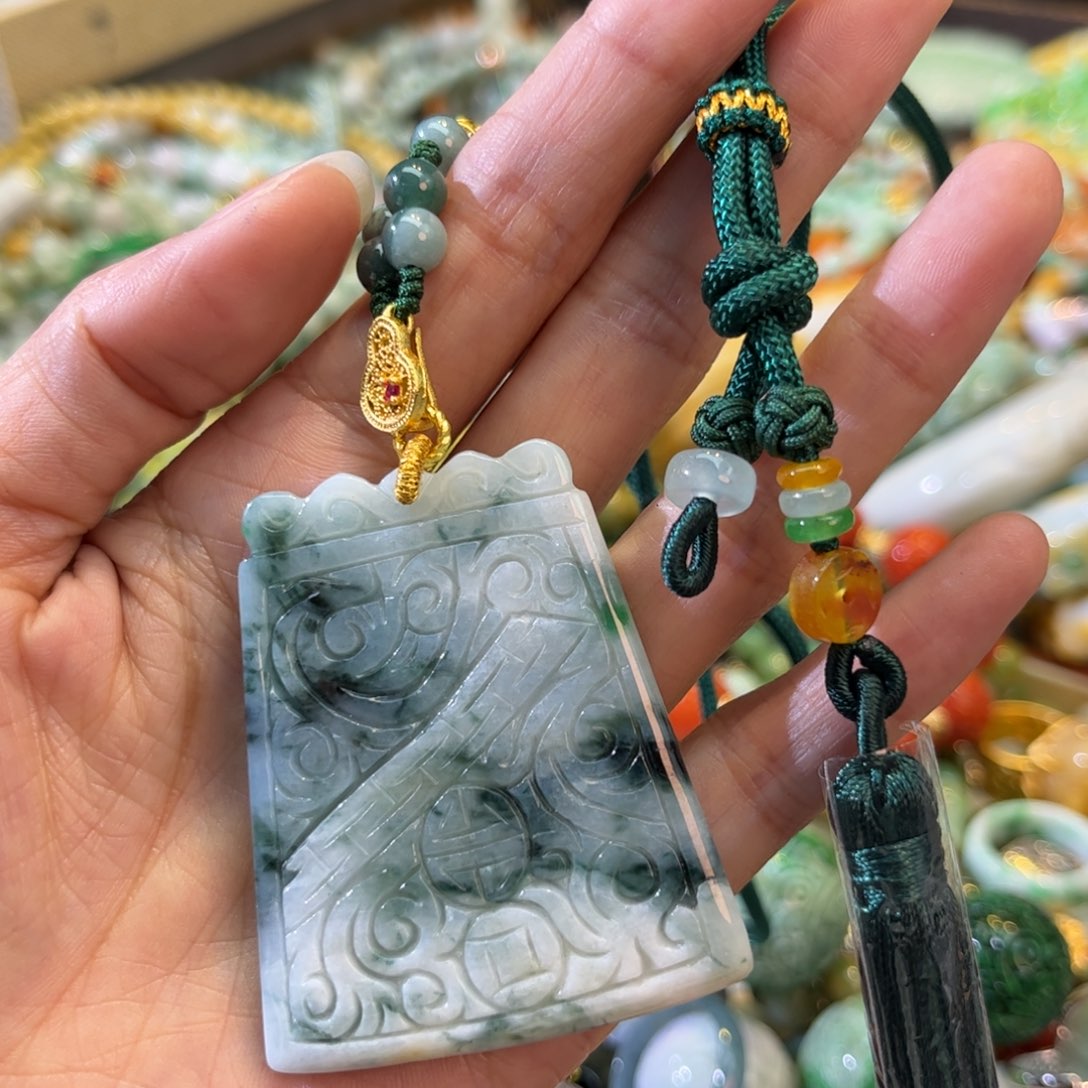 翡翠颈饰未镶嵌待编款