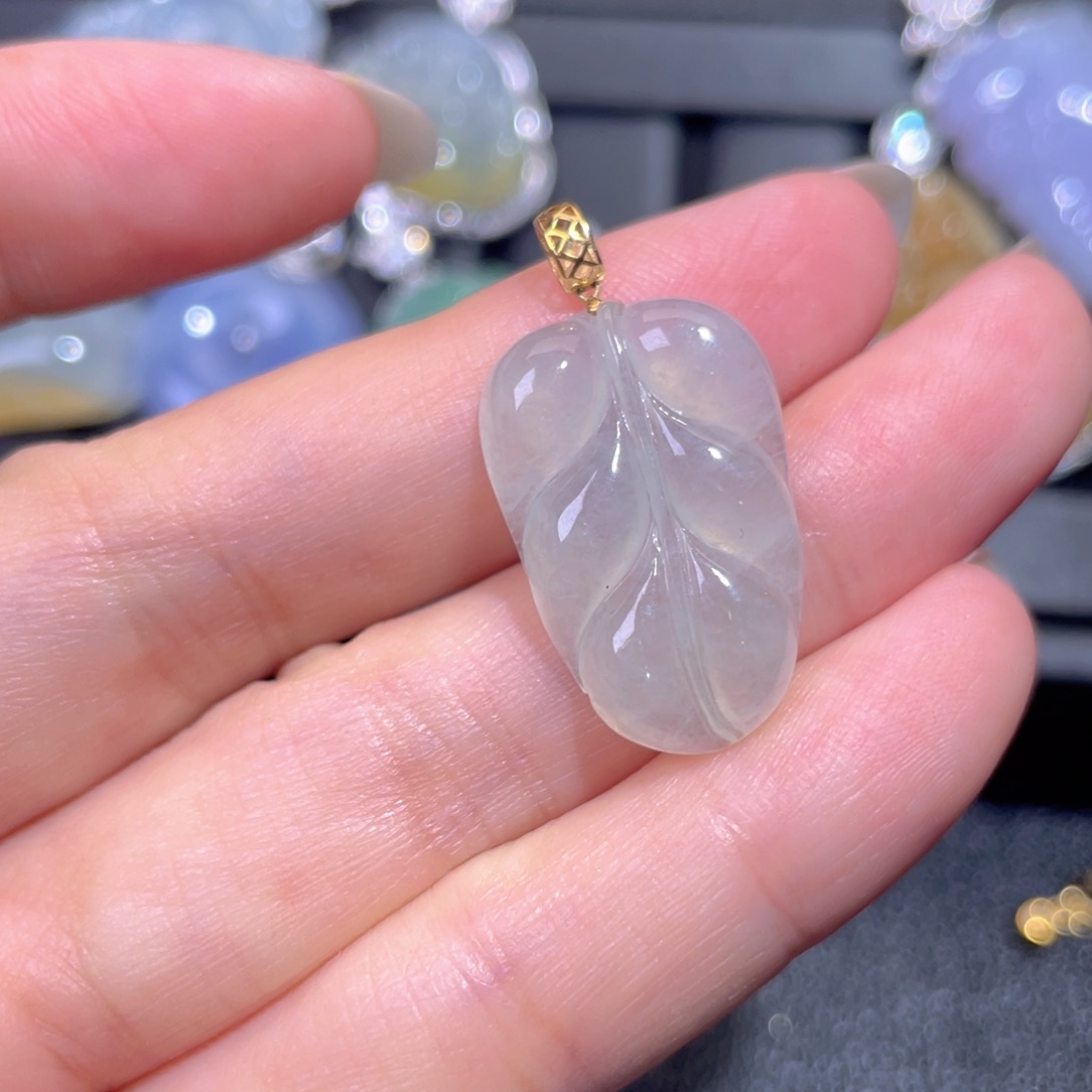 颈饰18K金镶嵌翡翠翡翠