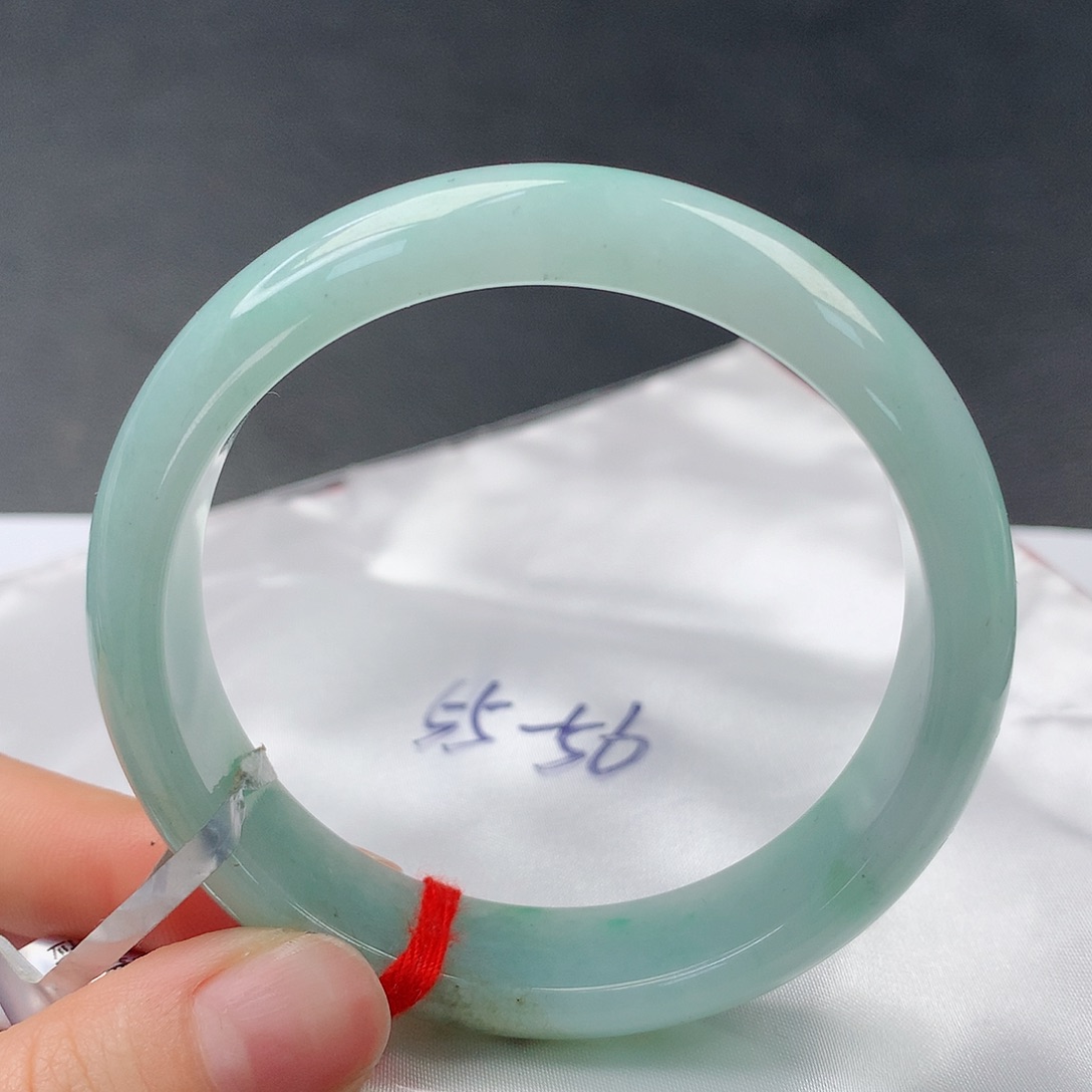 翡翠手镯未镶嵌0055正56