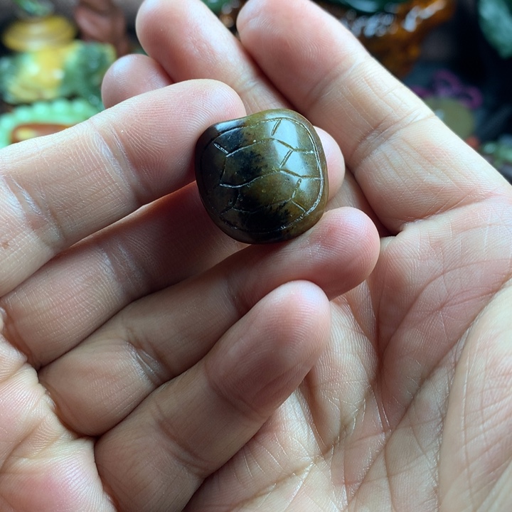 岫岩河磨玉（透闪石质玉）吊坠未镶嵌命****。