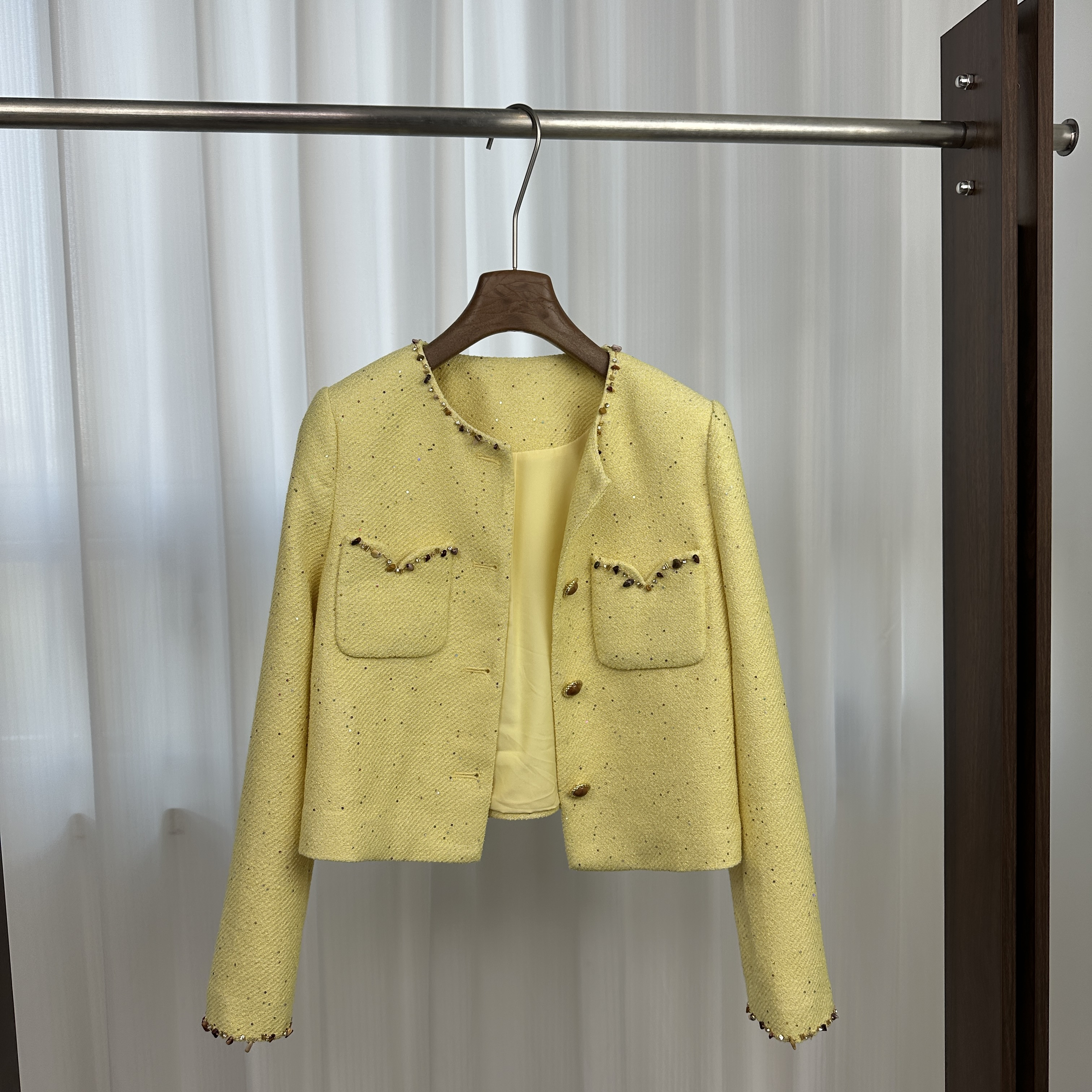 2025深圳南油欧货新品纯色亮片短款外套女甜美可爱百搭显瘦型