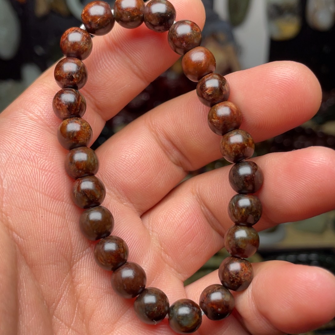 颈饰未镶嵌岫岩河磨玉（透闪石质玉）卡8皮穿肉