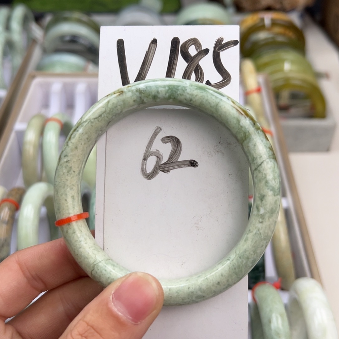 岫玉手镯未镶嵌天然岫玉