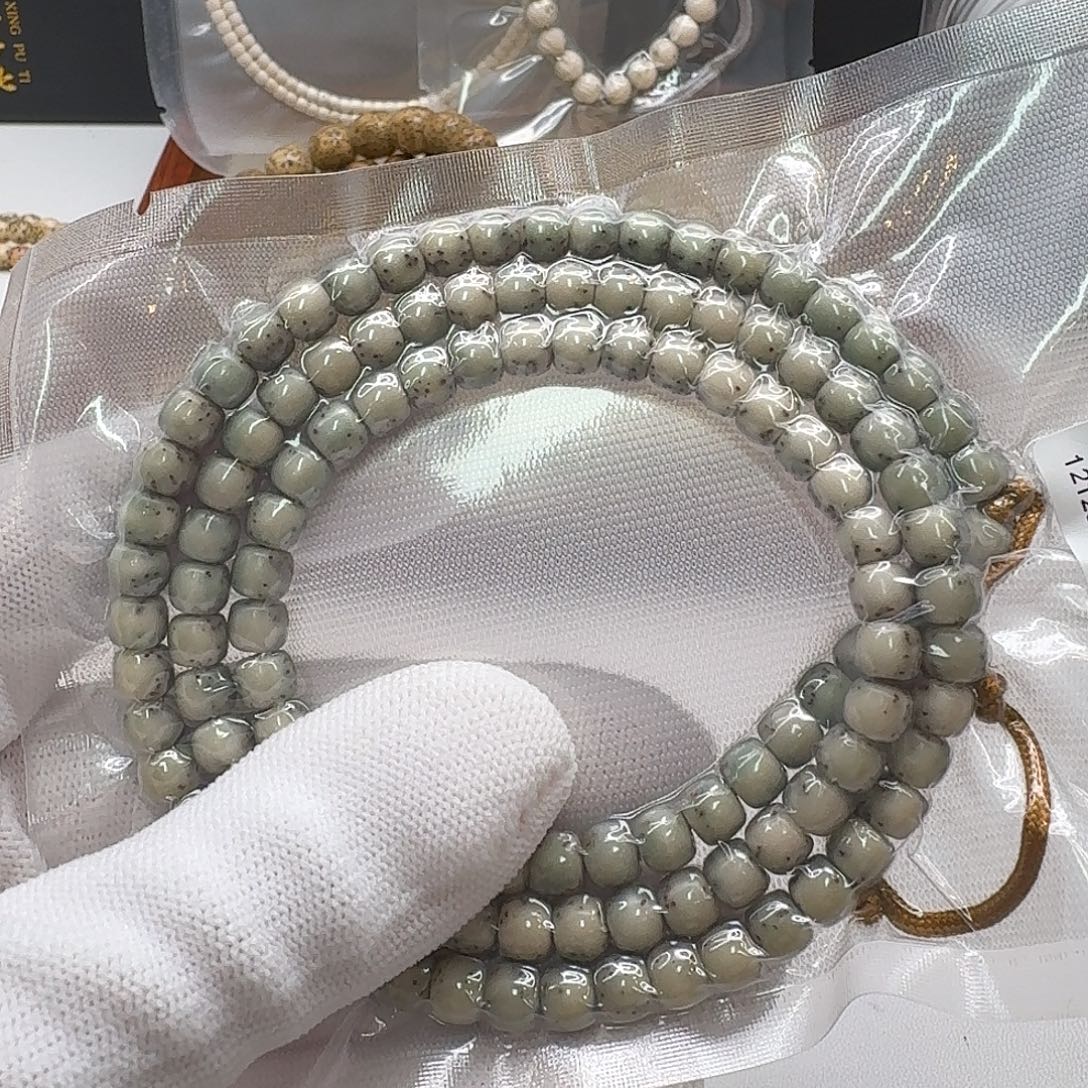 吊坠星月菩提106梵天冰白绿背河豚6左右108