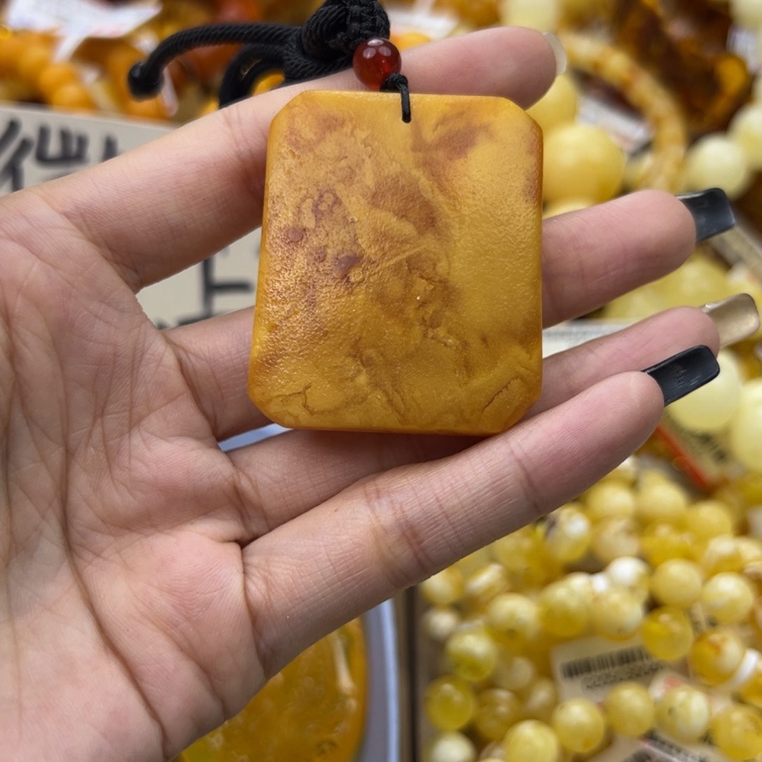 琥珀珠宝奇石未镶嵌