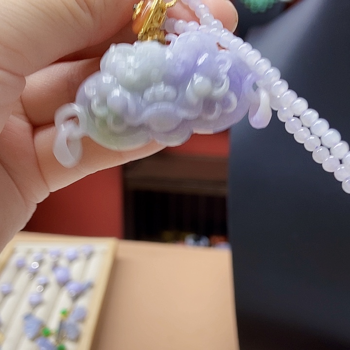 翡翠未镶嵌颈饰吊坠