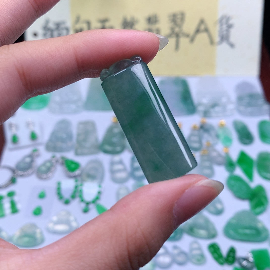 S***s翡翠裸石缅甸天然A货翡翠满绿无事牌