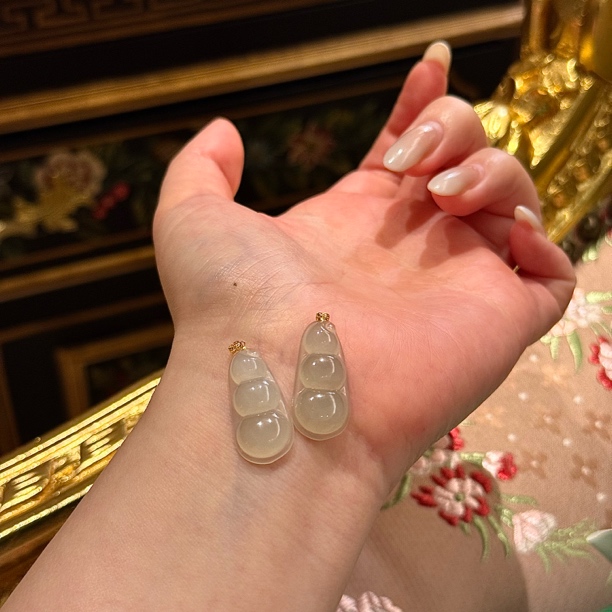 天然和田玉福豆吊坠男女款新年必备18k金镶嵌扣头（多样性发）