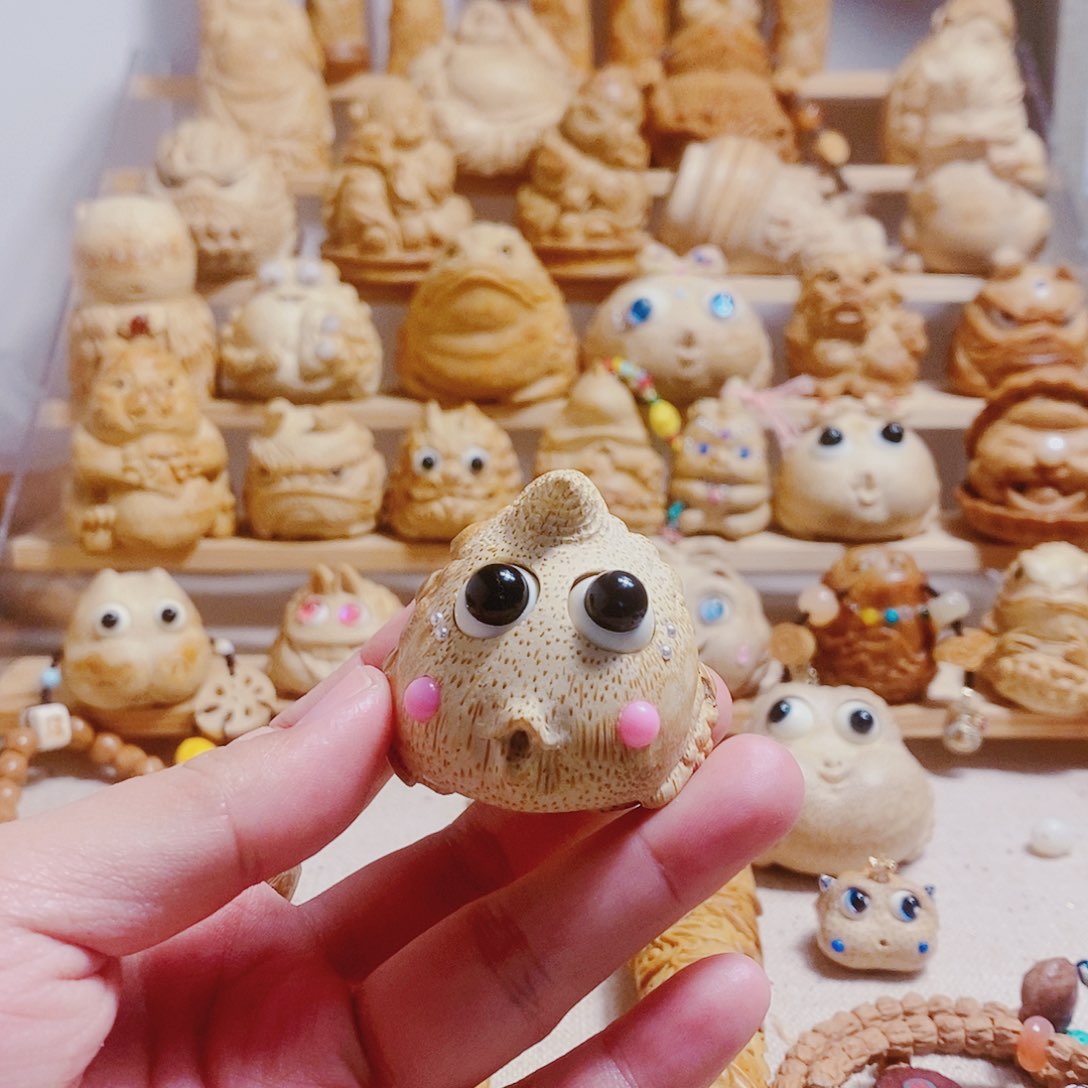 香榧木文玩竹根雕刻招财金蟾