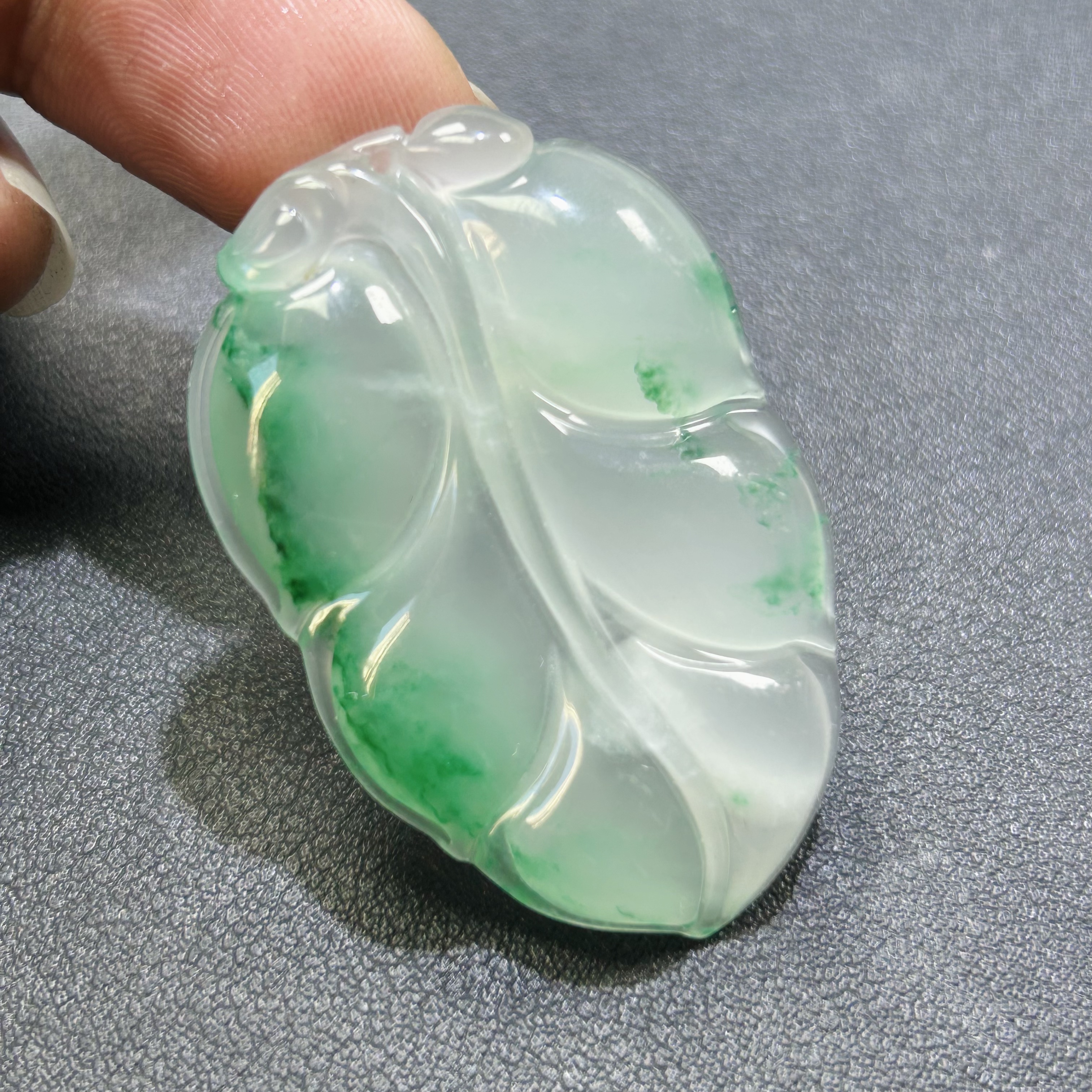 非洲翠白冰飘花叶子吊坠气质金枝玉叶冰透精美飘绿俏色冰阳绿