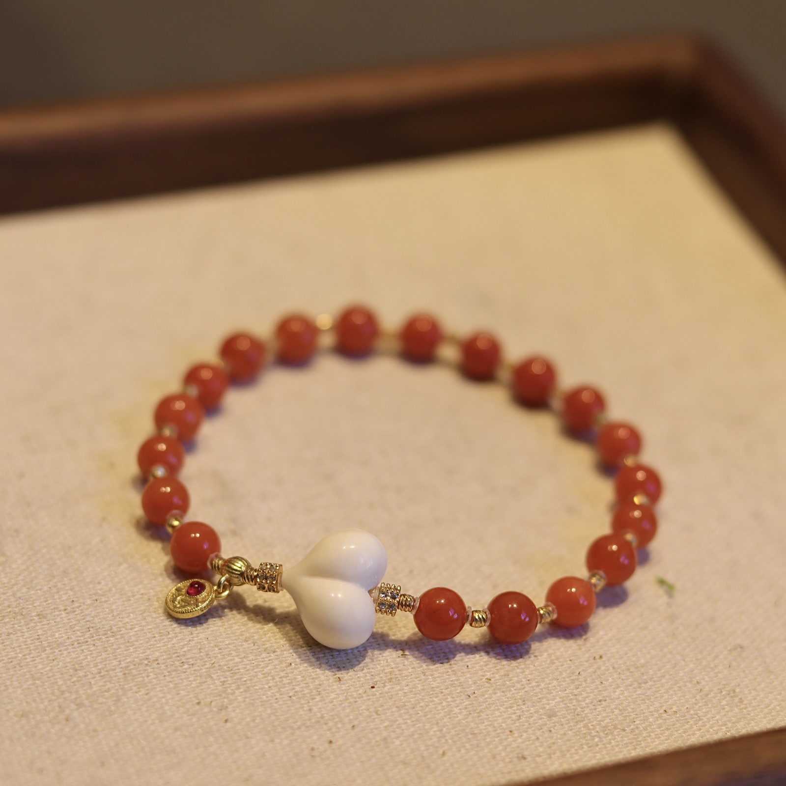 南红猛犸屁桃原创设计手串 多样性发其一