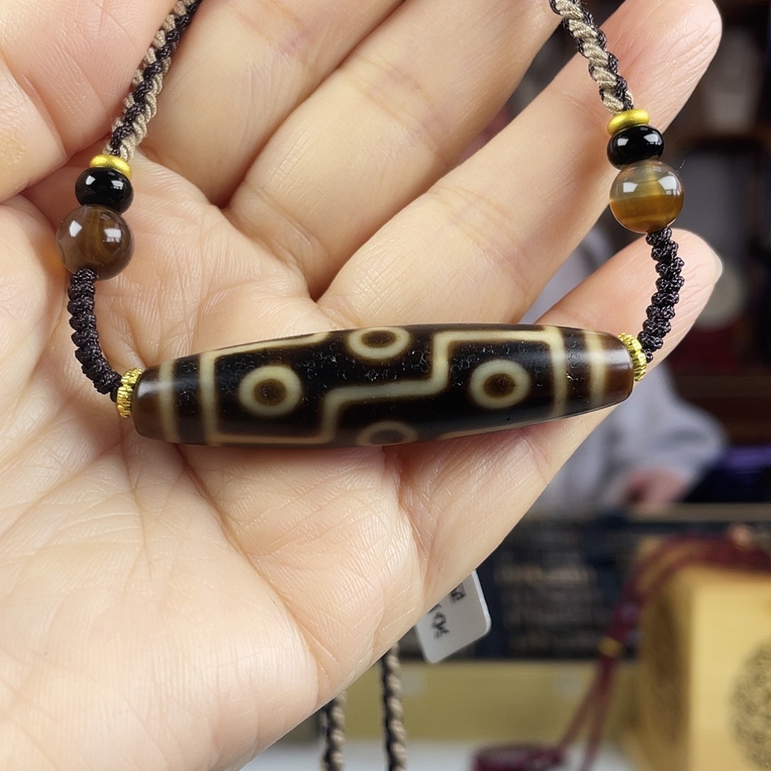 玛瑙/玉髓合金颈饰张魁