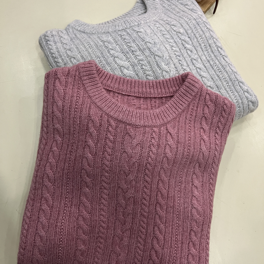 绒品 韩系纯色麻花浮雕加厚圆领套头针织衫