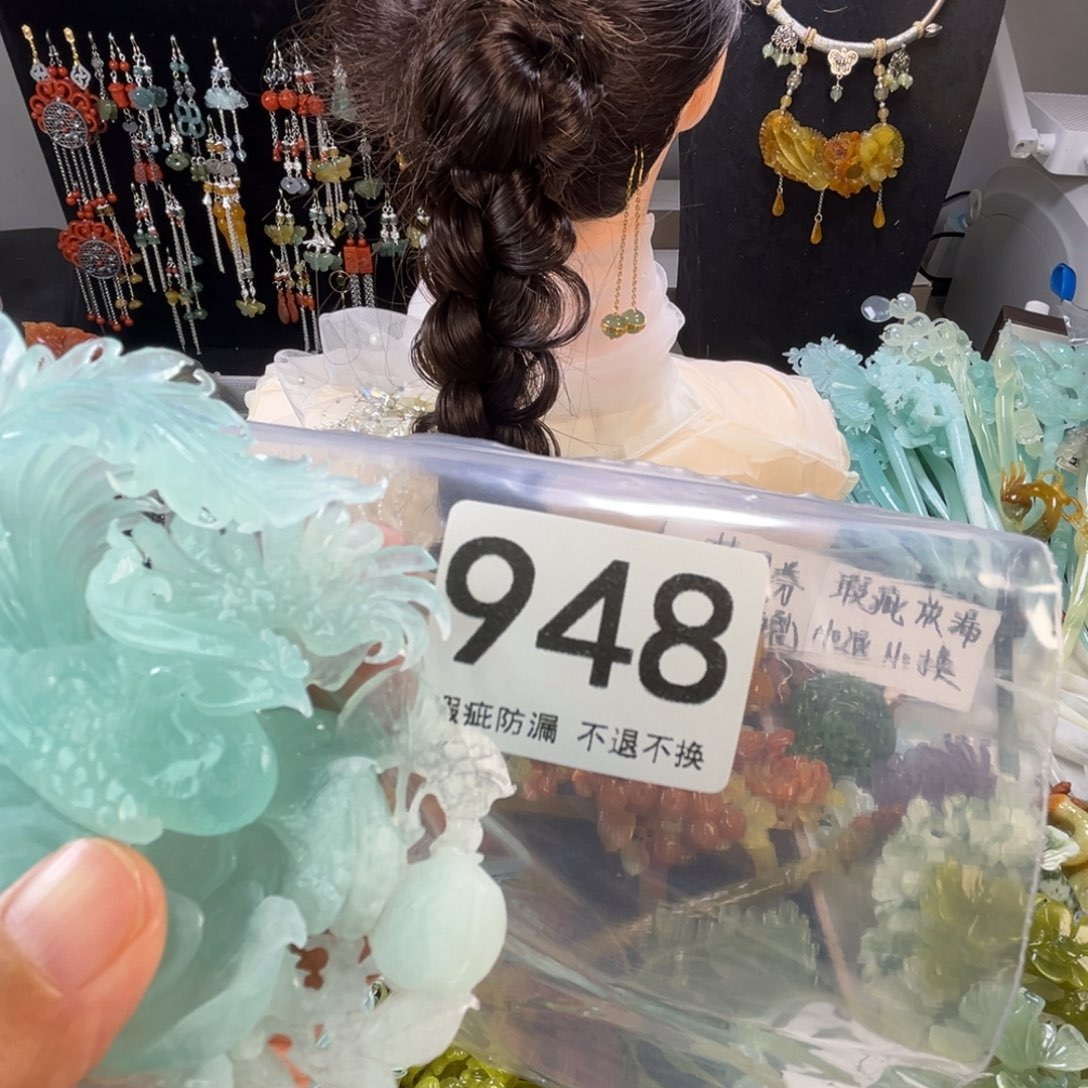 未镶嵌岫玉发饰月****?