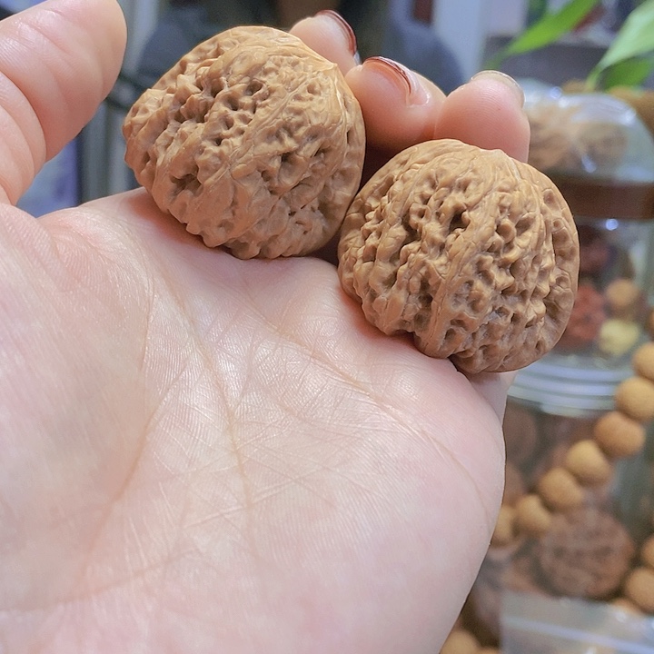 【闪购商品】文玩核桃把件38平谷凹底