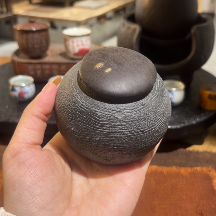 景德镇鱼和熊手工陶艺