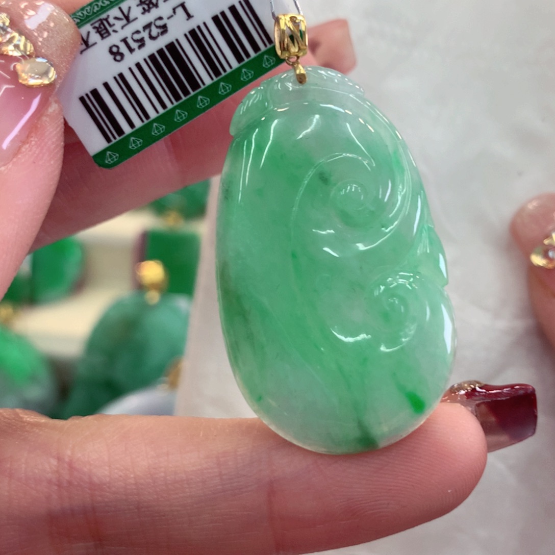 翡翠吊坠(不含链)18K金镶嵌