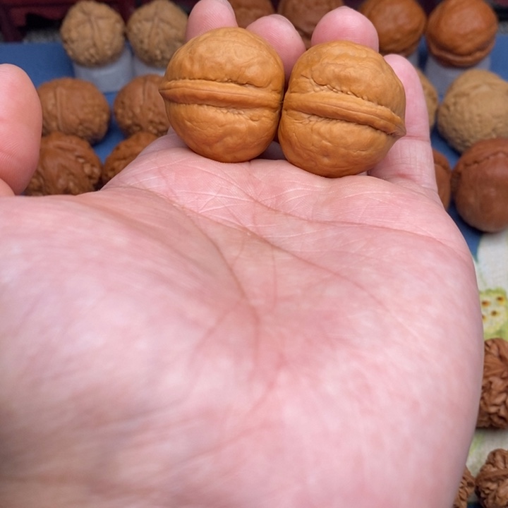 文玩核桃把件小海豚