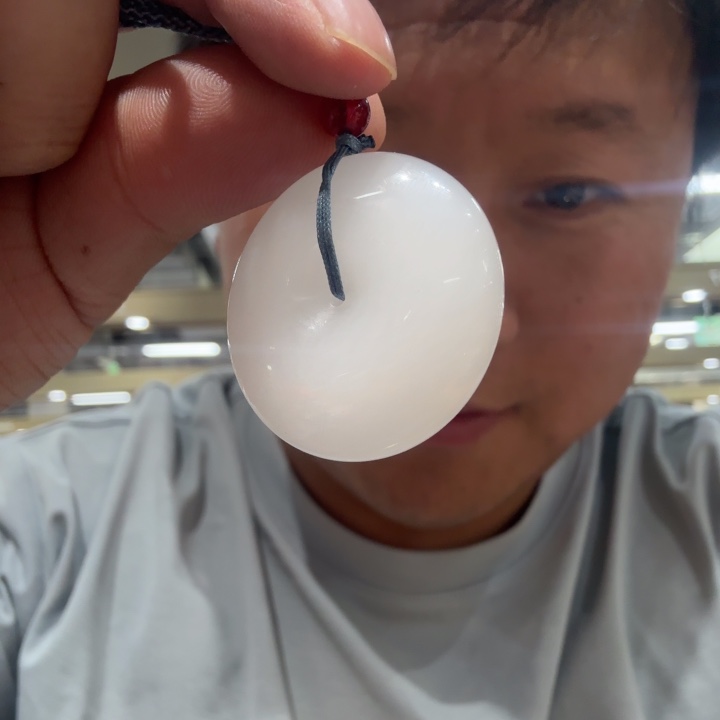 石英质玉未镶嵌颈饰