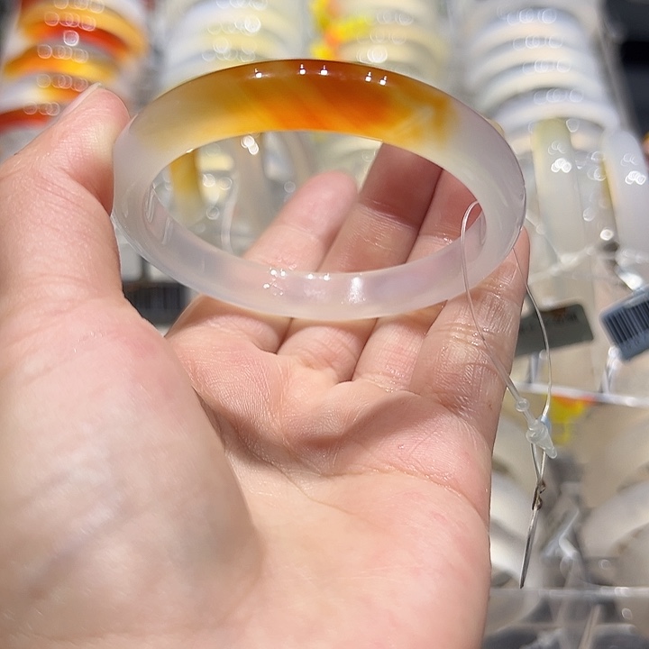 琉***子玛瑙/玉髓手镯未镶嵌