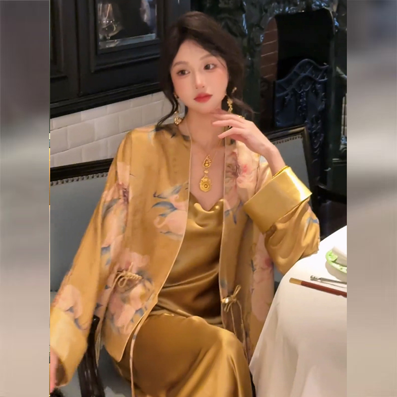 新中式国风缎面盘扣外套女2025年春季新款独特超好看宽松气质上衣