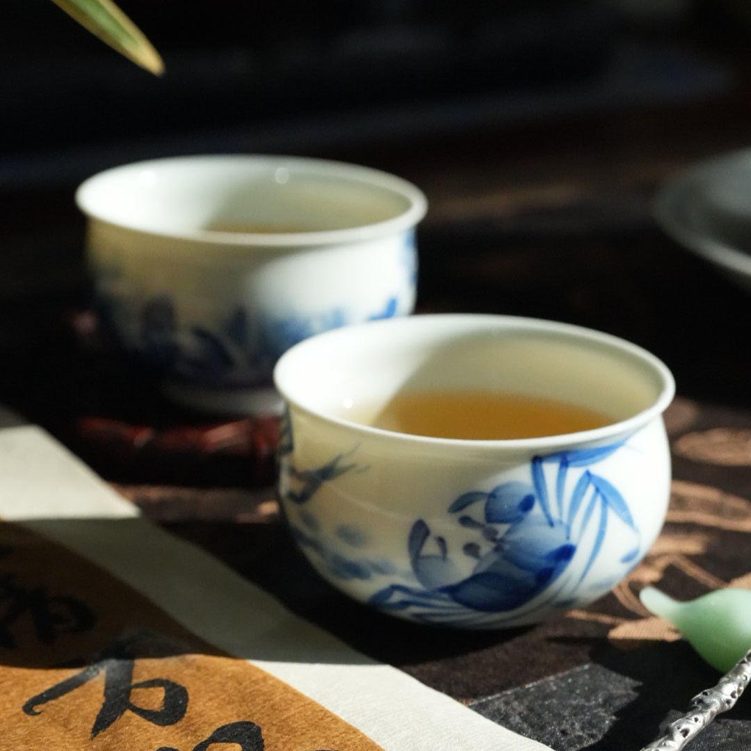 【品遗敬仁】厚力煊制原矿高温手绘青花写意主人杯 带内绘