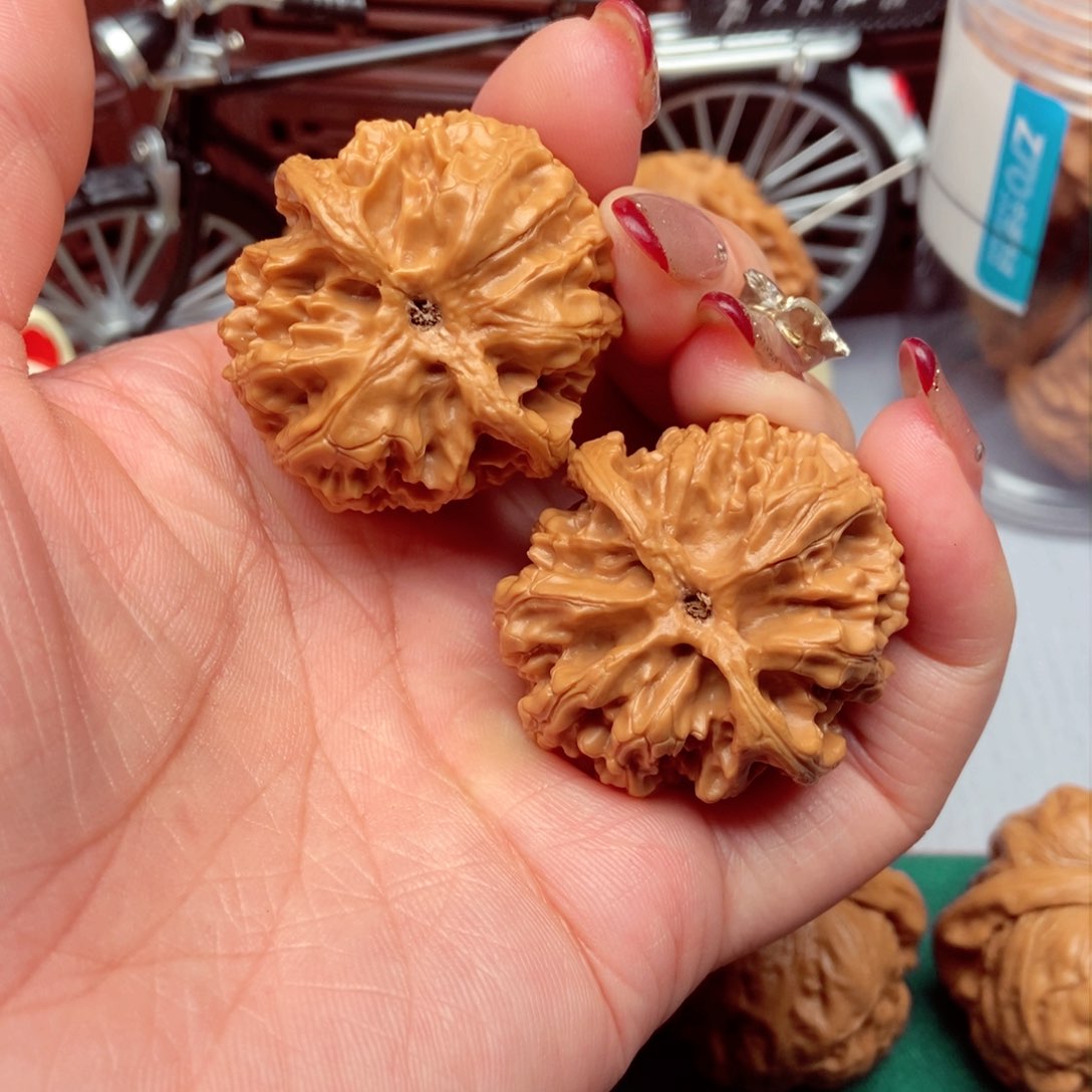 文玩核桃吊坠苹果38已打底