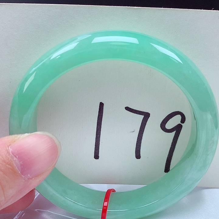 翡翠未镶嵌手镯翡翠